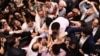 香港立法會逃犯修例委員會”鬧雙胞”爆衝突