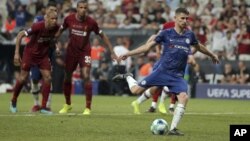 Jorginho lors d'un match entre Liverpool et Chelsea à Istanbul le 14 août 2019.