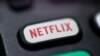 ARCHIVO - Esta foto de archivo del 13 de agosto de 2020 muestra un logotipo de Netflix en un control remoto en Portland, Oregón.