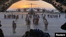 آخرین طیارۀ حامل نظامیانی امریکایی به تاریخ ۳۰ اگست ۲۰۲۱ افغانستان را ترک کرد.