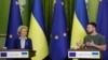 اورسولا فون در لِیِن، رئیس کمیسیون اروپا در دیدار با ولودیمیر زلنسکی، رئیس‌جمهور اوکراین در کی‌یف. او هدف از این سفر را   گفتگو در مورد بازسازی اوکراین و روند عضویت این کشور در اتحادیه اروپا اعلام کرد - ۱۱ ژوئن ۲۰۲۲ (۲۱ خرداد ۱۴۰۱)