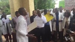 Odokotela Batshengisela Esibhedlela seParirenyatwa