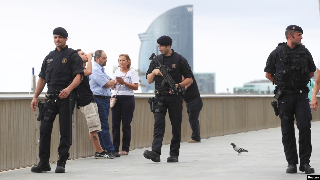 Spanjë: Policia vret të dyshuarin e sulmit në Barcelonë