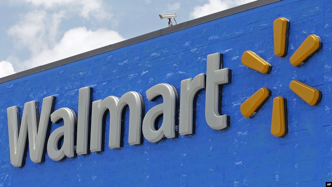 Archivo - Walmart mejora perspectiva de crecimiento.