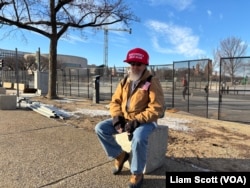 Jeff Wood, from Fort Worth, Texas, said he was disappointed that President Donald Trump’s inauguration was moved inside, but that he still wanted to come to Washington on Inauguration Day, Jan. 20, 2025. (Liam Scott/VOA)