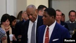 Actor and comedian Bill Cosby walks to the courtroom during the fifth day of deliberations in Bill Cosby's sexual assault trial at the Montgomery County Courthouse in Norristown, Pennsylvania, U.S., June 16, 2017. 