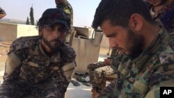 امریکہ شمال مشرقی شام میں ان کرد جنگجوؤں کی حمایت کرتا رہا ہے۔