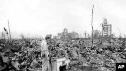 ARHIVA - Ruševine Hirošime posle bačene atomske bombe, na fotografiji snimljenoj 7. septembra 1945.