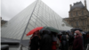 El museo del Louvre de París, uno de los más visitados del mundo, cerró sus puertas el domingo 1 de marzo de 2020 debido a la amenaza de coronavirus.
