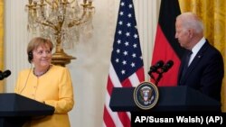 조 바이든 미국 대통령과 앙겔라 메르켈 독일 총리가 지난 7월 백악관에서 회담했다.