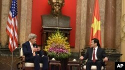 Ngoại trưởng Mỹ John Kerry gặp Chủ tịch nước Trương Tấn Sang tại Hà Nội hôm 7/8/2015.
