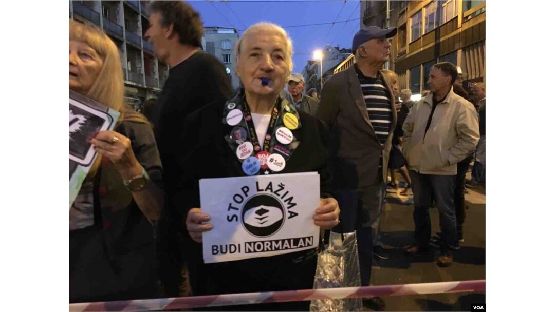 Protesni skup "Jedan od pet miliona" po 42. put održan je u Beogradu, 21. septembra 2019. (Foto: Aleksandra Nenadović, VoA).