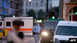Un agent de la police scientifique, Russell Square, Londres, le 4 août 2016. ( AFP PHOTO / JUSTIN TALLIS)