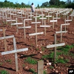 Des tombes de victimes du génocide de 1994