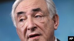 Umuyobozi w’ikigega mpuzamakungu F-M-I, Dominique Strauss-Kahn Yarahagaritswe mu Gisagara ca New York