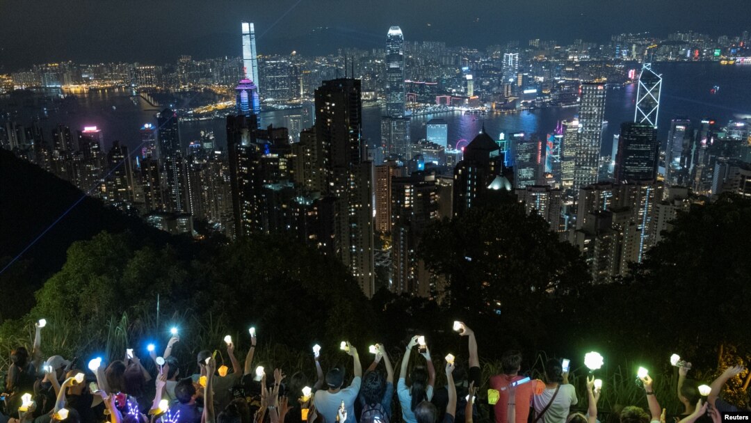 Resultado de imagen para Hong Kong finalizará 2019 con múltiples protestas planificadas para la víspera de Año Nuevo y el Día de Año Nuevo destinadas a interrumpir las festividades y las compras en el centro financiero asiático, que ha visto un aumento en los enfrentamientos entre la policía y los manifestantes desde Navidad.