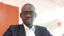 Abdou Diaw, journaliste économique au quotidien national le Soleil, le 16 mars 2020. (VOA/Seydina Aba Gueye)