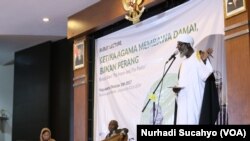 Imam Muhammad Nurayn Ashafa berbicara dalam sebuah kuliah umum di Yogyakarta.