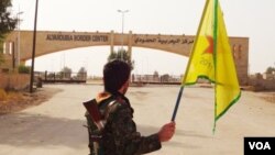 Şervanekî YPG li ber sînora Til Koçerê xwane dibe