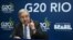 Sekretaris Jenderal PBB Antonio Guterres berbicara dalam konferensi pers di Rio de Janeiro, Brazil, menjelang KTT G20. (Foto: AFP/Luis Robayo)
