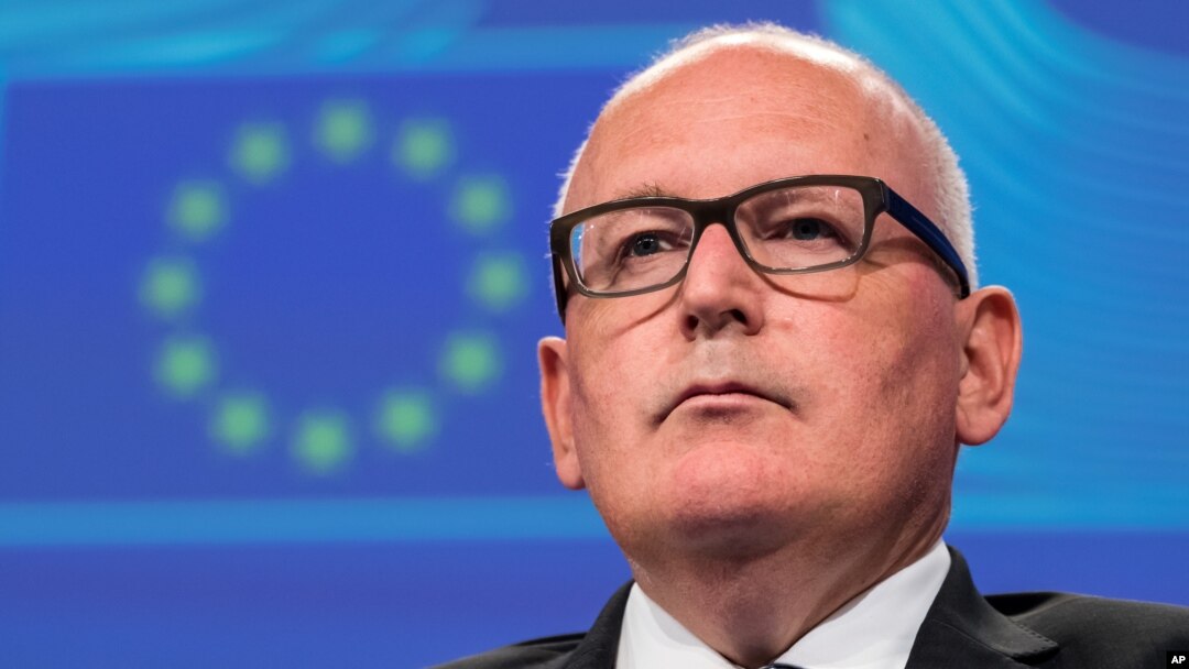 Wakil Presiden Uni Eropa, Frans Timmermans dituduh berupaya meminggirkan Polandia dan melanggar kedaulatan nasionalnya (foto: dok).