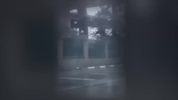 ویرانی ساختمان «صاایران» در خیابان دماوند تهران بر اثر حمله هوایی - یکشنبه ۹ فروردین