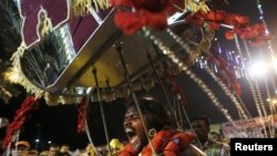 Seorang pemeluk Hindu dalam perayaan Thaipusam di Kuala Lumpur, Malaysia, 24 Januari 2016.