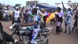 Des Camerounais réagissent après la victoire de Biya à la présidentielle (vidéo)