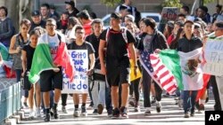 California continúa siendo el estado con mayor población latina —unos 39 millones— pero los hispanos en Texas son los que más crecen, con un 39% de incremento.