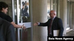 Zamenik pomoćnika državnog sekretara SAD Filip Riker dolazi na sastanak sa mandatarom za sastav vlade i predsednikom Socijalističke partije Srbije Ivicom Dačićem, danas u Palati Srbija u Beogradu.