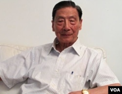 北京天则经济研究所创办人之一、中国经济学家茅于轼在北京接受采访 (美国之音张楠拍摄2011年7月13日)
