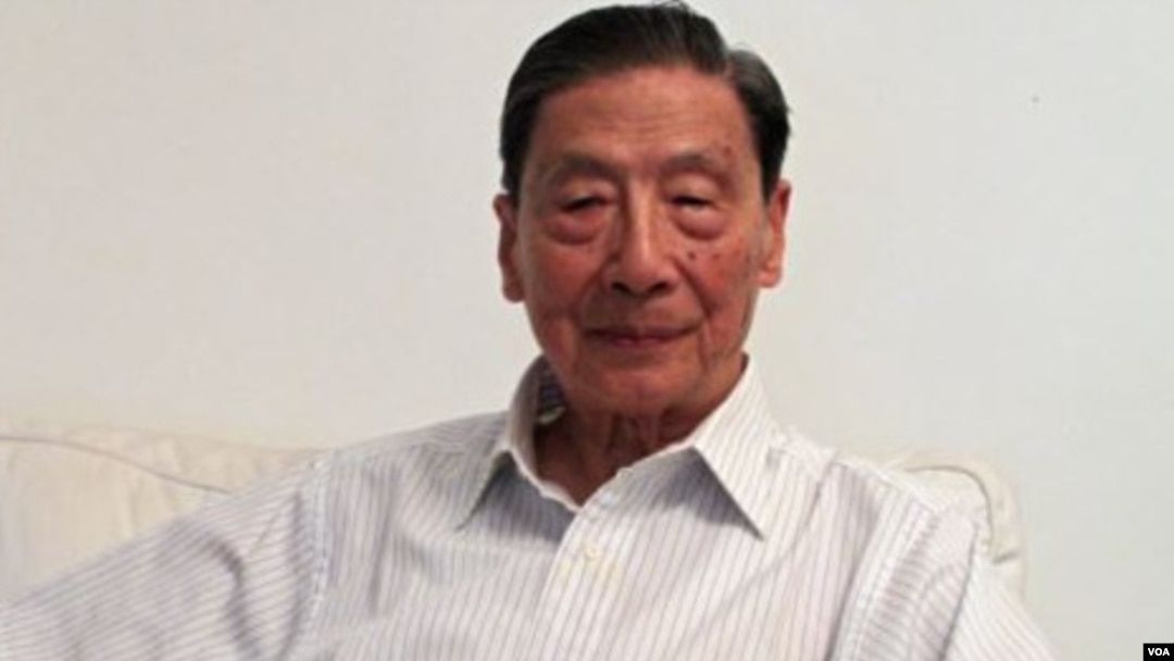 北京天則經濟研究所創辦人之一、中國經濟學家茅于軾在北京接受採訪 (美國之音2011年7月13日資料照)