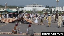 Aksi duduk para pemmrotes di Islamabad, Pakistan (Foto: dok). 