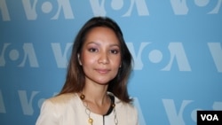 FILE PHOTO: Kem Monovithya, Deputy Director-General of Public Affairs of CNRP party and oldest daughter of opposition leader Kem Sokha, poses for a photo at VOA Khmer office in Washington DC. (Soeung Sophat/VOA Khmer)