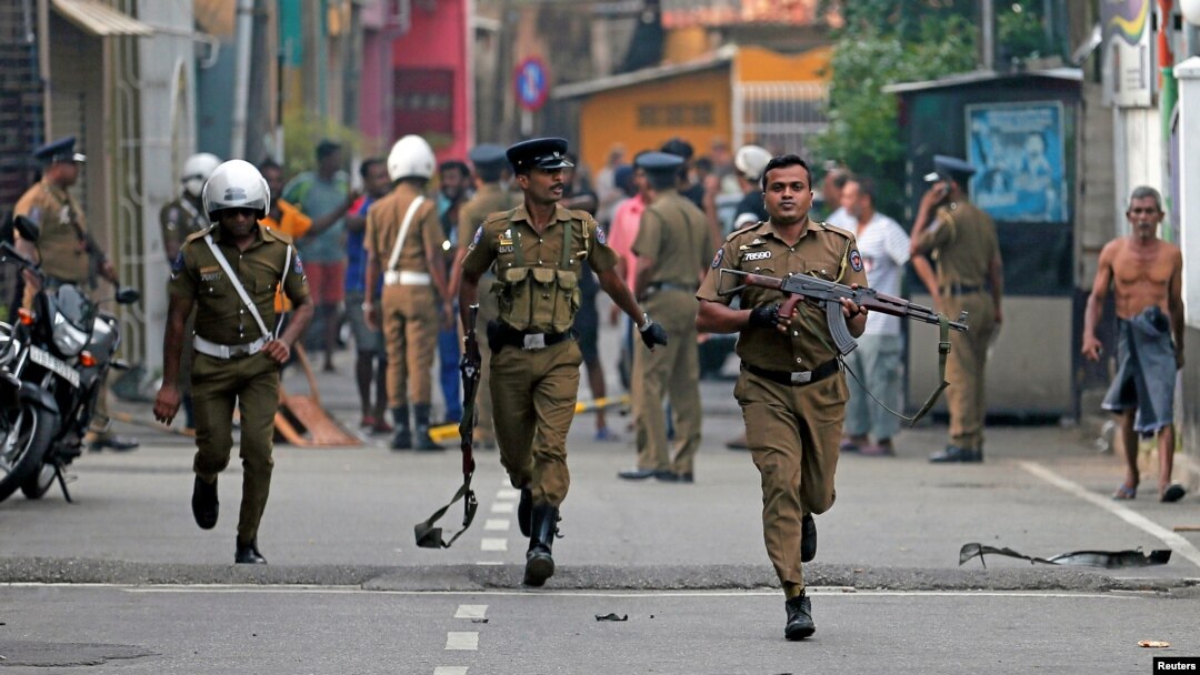 wasu jami'an tsaron kasar Sri Lanka a bakin aiki