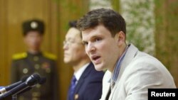 Otto Frederick Warmbier ditahan di Korea Utara sejak awal Januari 2016, mengahdiri konferensi pers di Pyongyang, Korea Utara (29/2).