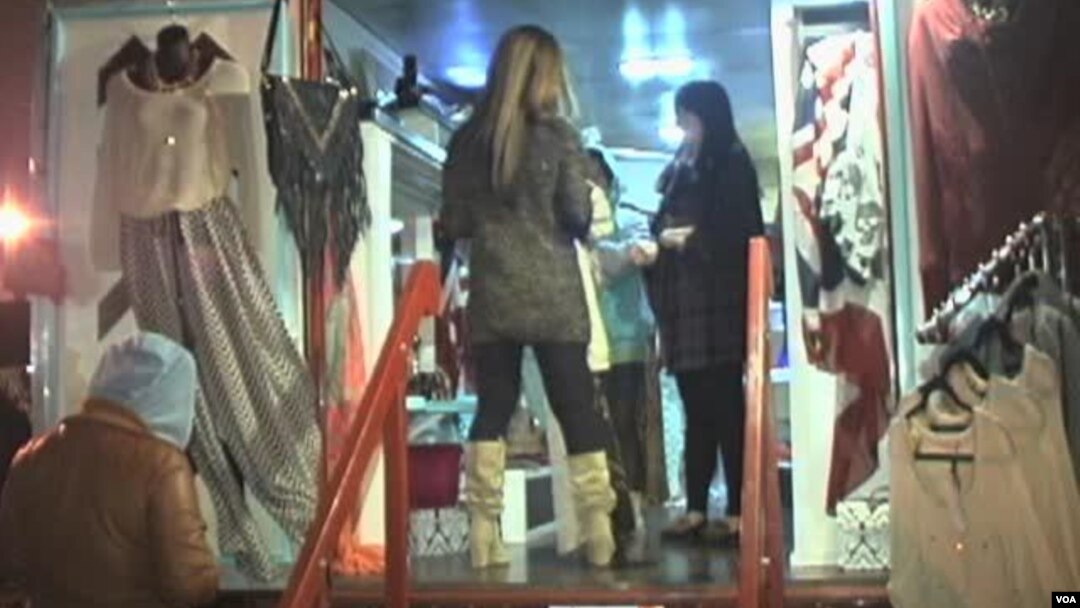 Fashion trucks bring style to customers