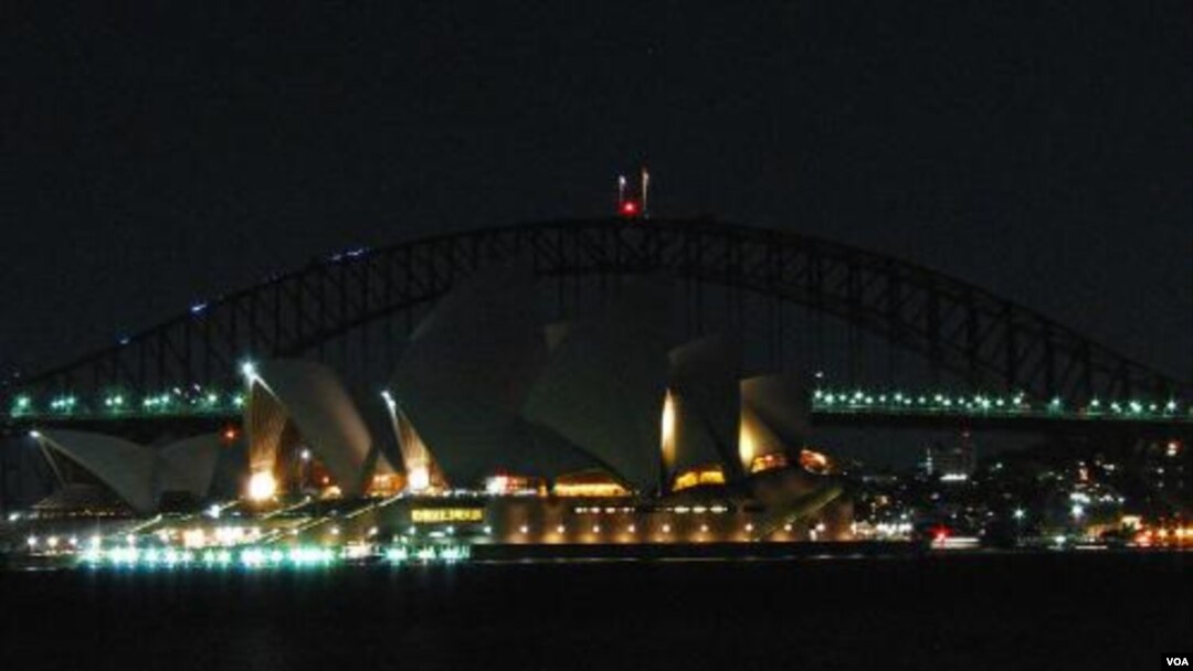 Kota Sydney, Australia memadamkan lampu-lampu kota menandai peringatan 'Earth Hour' (Foto: dok).