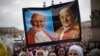 Папа Іван Павло ІІ та Папа Іван ХХІІІ проголошені святими 