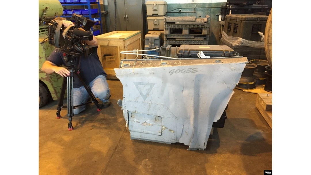 A portion of an F-14 Tomcat recovered from the Mediterranean Sea. (Photo: Carolyn Presutti / VOA)