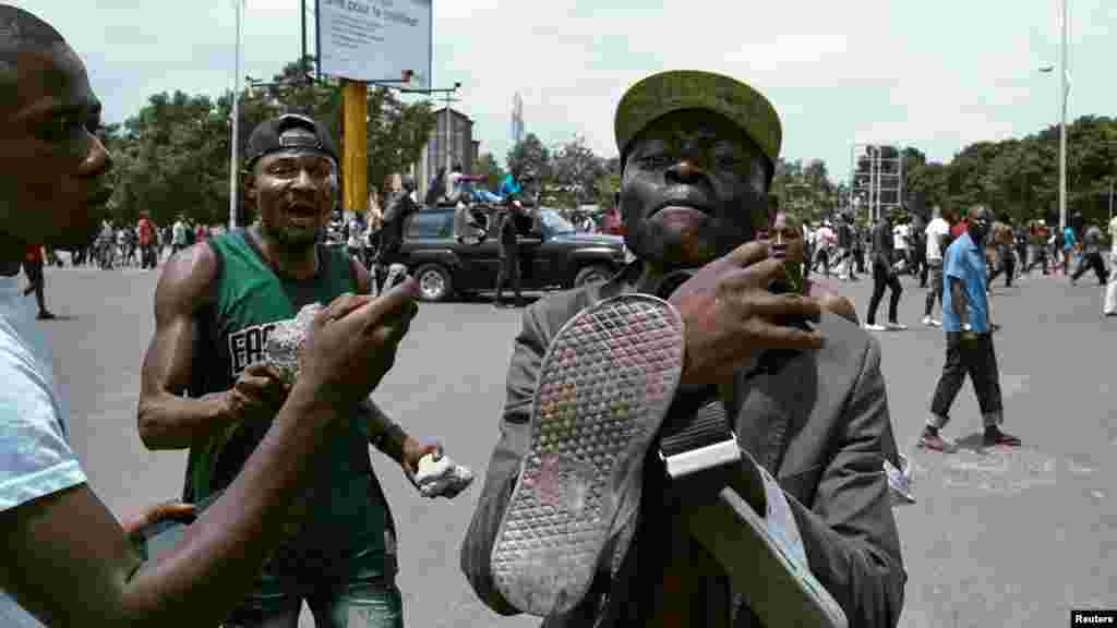 Des membres de l&#39;opposition lors d&#39;une manifestation contre le président Joseph Kabila à Kinshasa, le 19 septembre 2016.