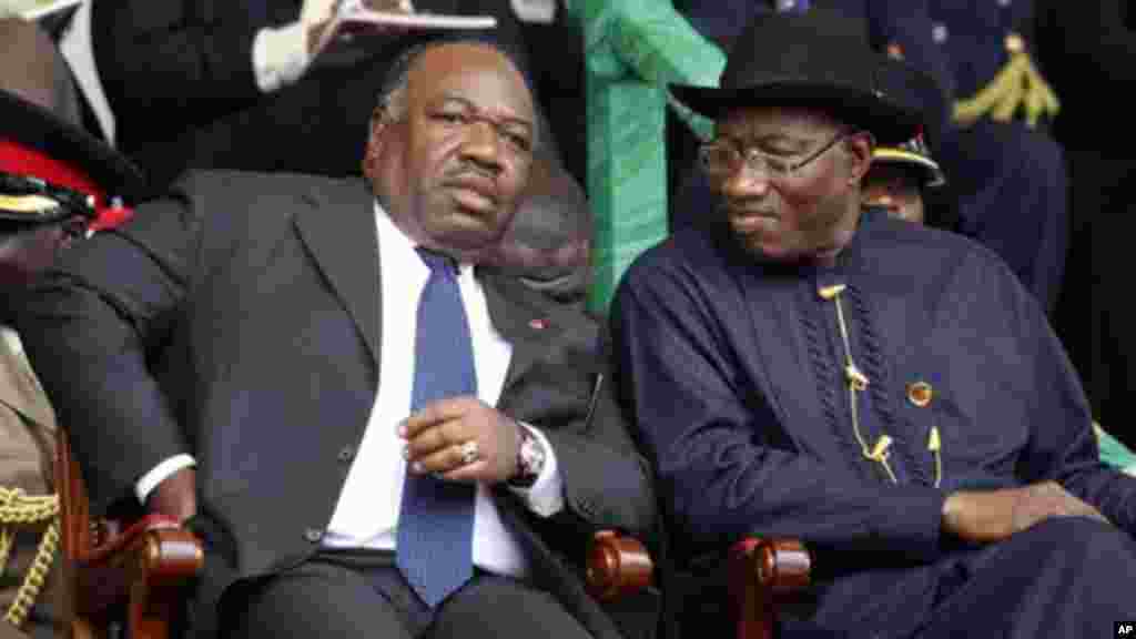 Shugaban Gabon Ali Bongo Ondimba da Shugaban Najeriya Goodluck Jonathan, Nairobi, Kenya, Disamba 12, 2013.