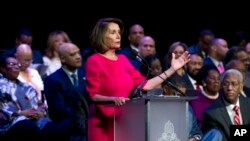 Ketua DPR Nancy Pelosi berbicara dalam pelantikan anggota Kaukus Kulit Hitam dalam Kongres The Warner Theatre, Washington, 3 Januari 2019. 