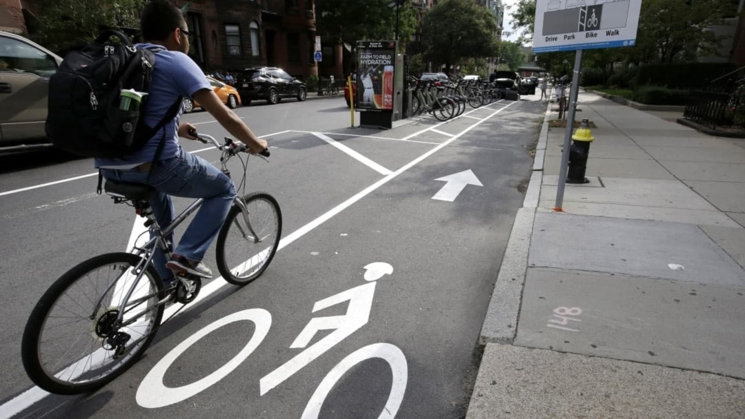 Jamoat transportida jo‘ja yubkasi ostiga qo‘limni tiqib oldim. Jamoat transportida jo‘ja yubkasi ostiga qo‘limni tiqib oldim.