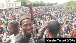 Une marée de manifestants à Bamako pour réclamer des élections "transparentes" à Bamako, Mali, 8 juin 2018 (VOA / Kassim Traoré). 