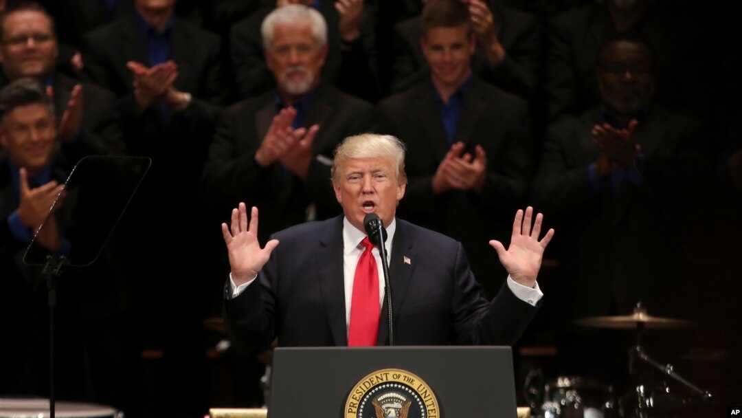 Presiden Donald Trump berbicara di Kennedy Center of the Performing Arts di Washington, Sabtu, 1 Juli 2017.