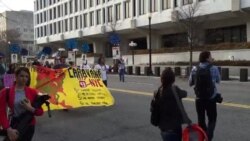 Marchan desde Departamento de Estado a embajada mexicana