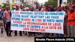 Marche des enseignants pour dénoncer l'organisation d'une évaluation, janvier 2019 à Cotonou. (VOA/Ginette Fleure Adande)