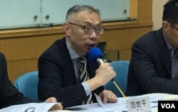 台灣師大教授范世平2019年12月17日在大選民調發布會上(美國之音齊勇明攝)