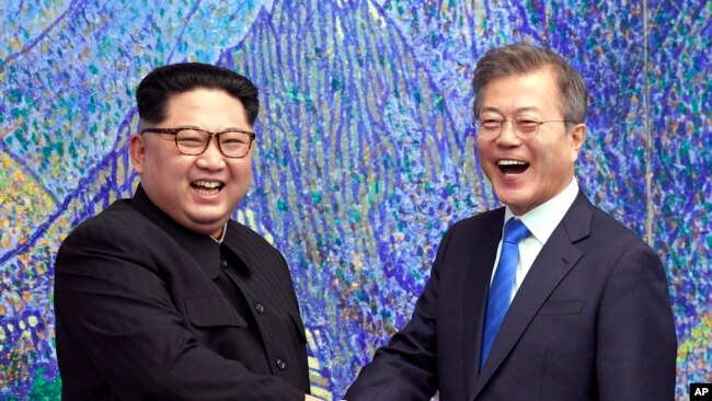 韩朝领导人2018年4月27日在板门店会面